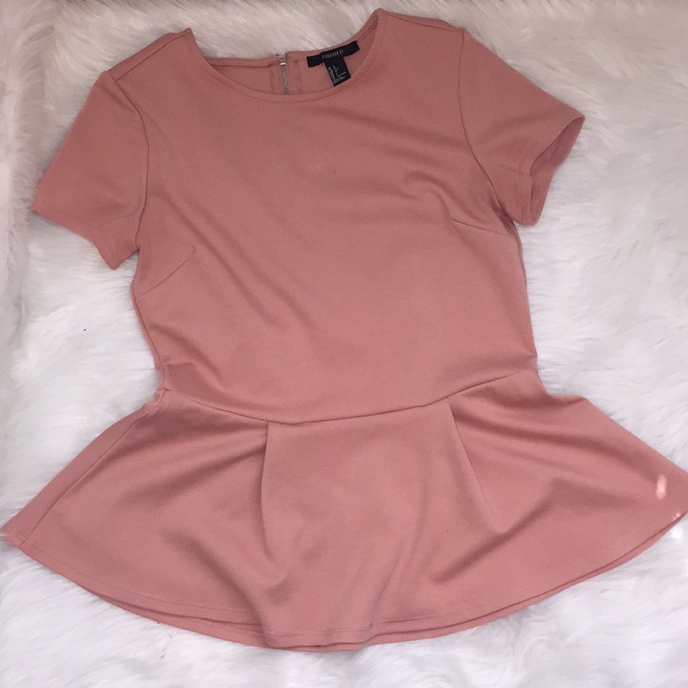 💜 FOREVER 21 Rose Peplum Top💜